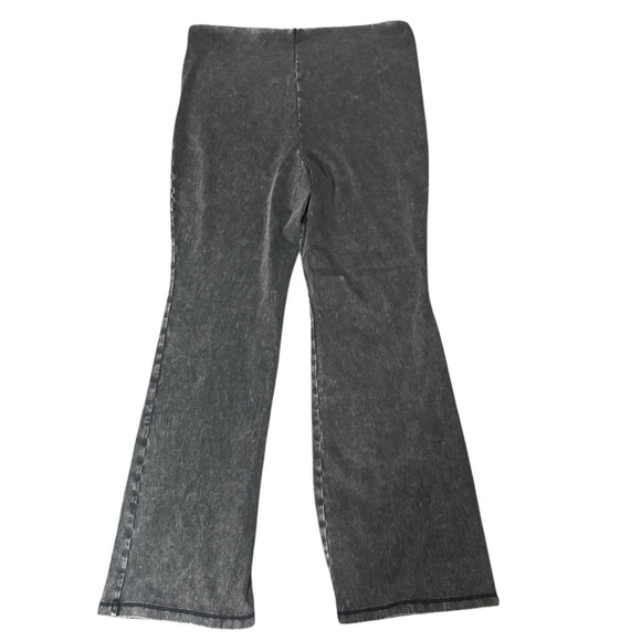 Good American Pull On Flare Pants Size 3X - Picture 3 of 5